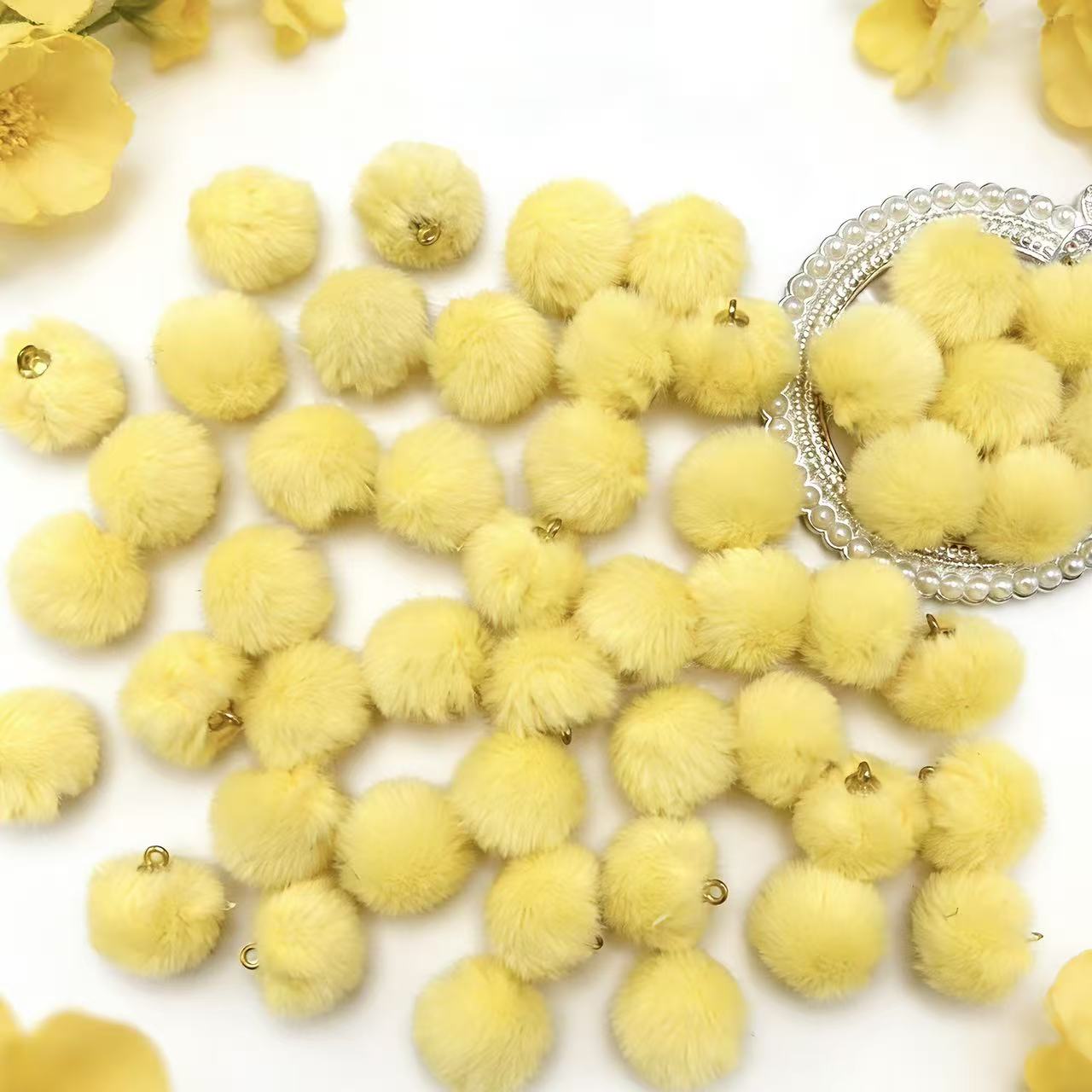 <F>ふわふわ団子リース用ビーズ 100ml