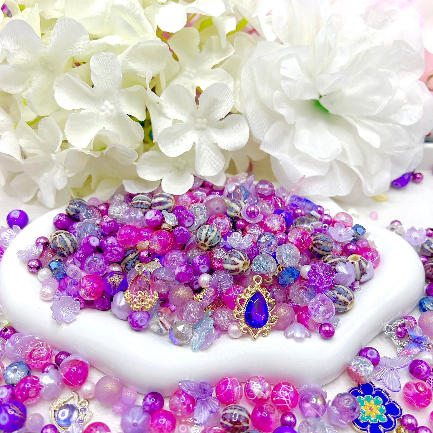 【Q791】ライラックブルーム 陶磁器*花*チャーム*チビビーズ*瑠璃