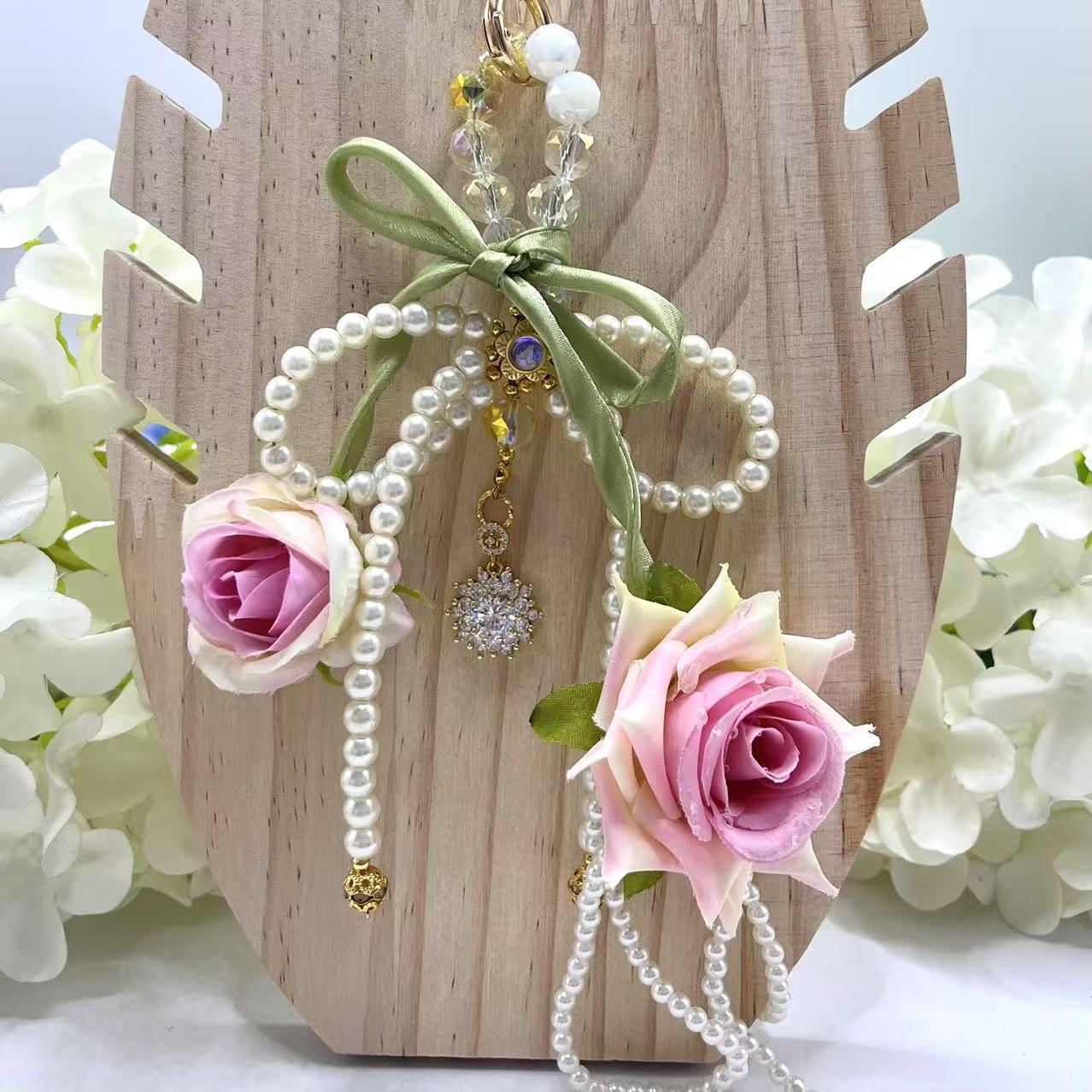 春のチューリップと薔薇