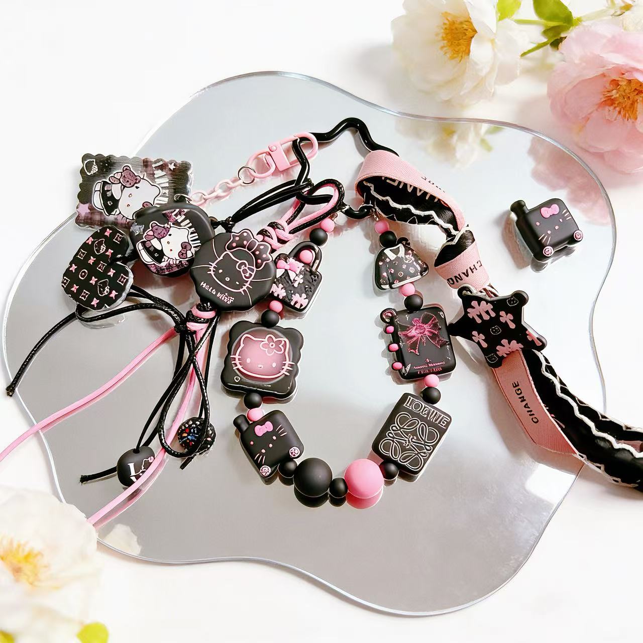 【Q790】ツルツル　マットkitty　　浮き彫り