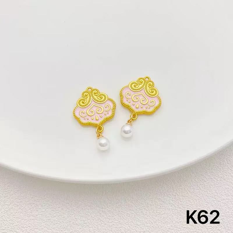 ＜K＞高級チャーム　アクセサリー