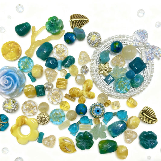 【Q568】湖の華　高級アクリル*チャーム*樹脂