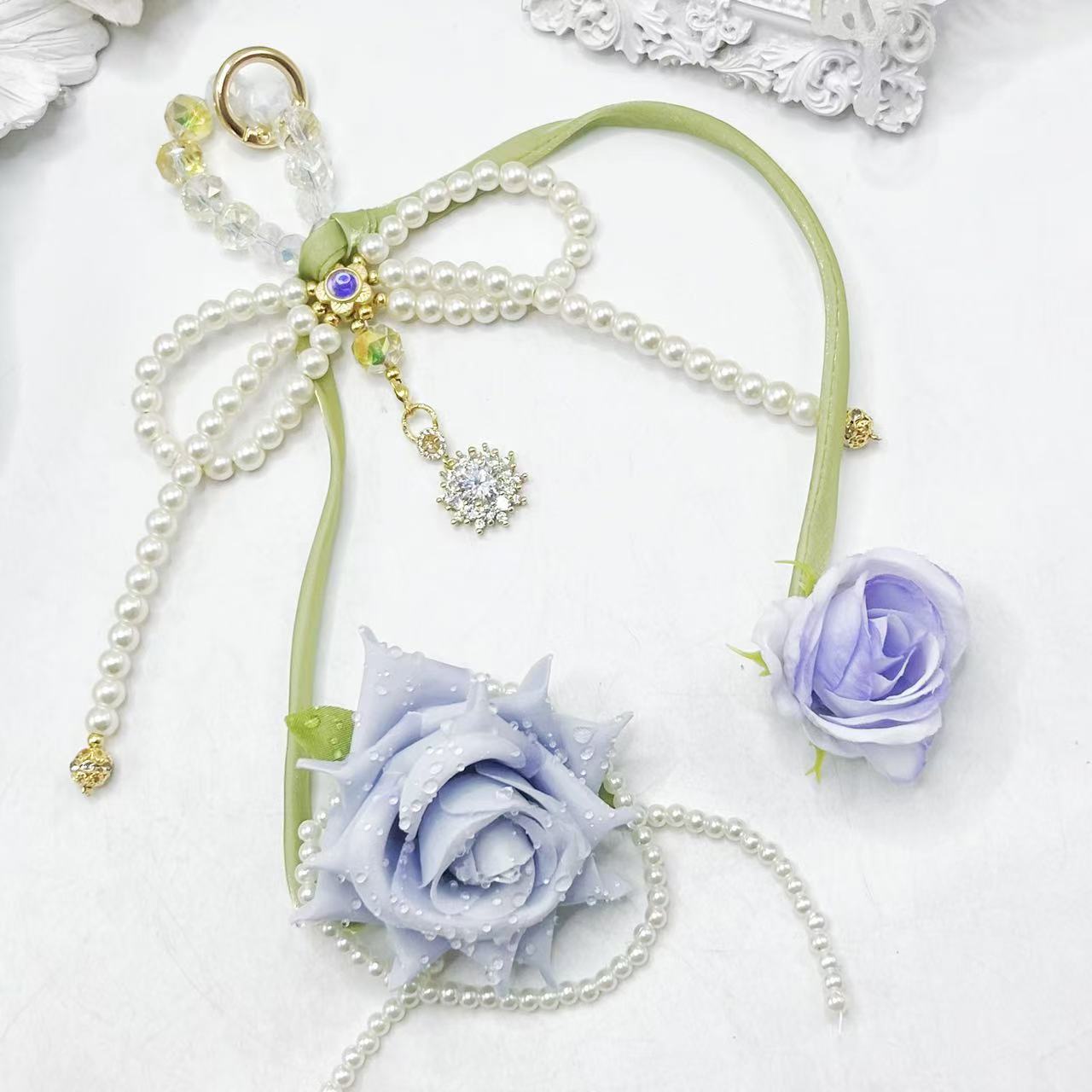春のチューリップと薔薇
