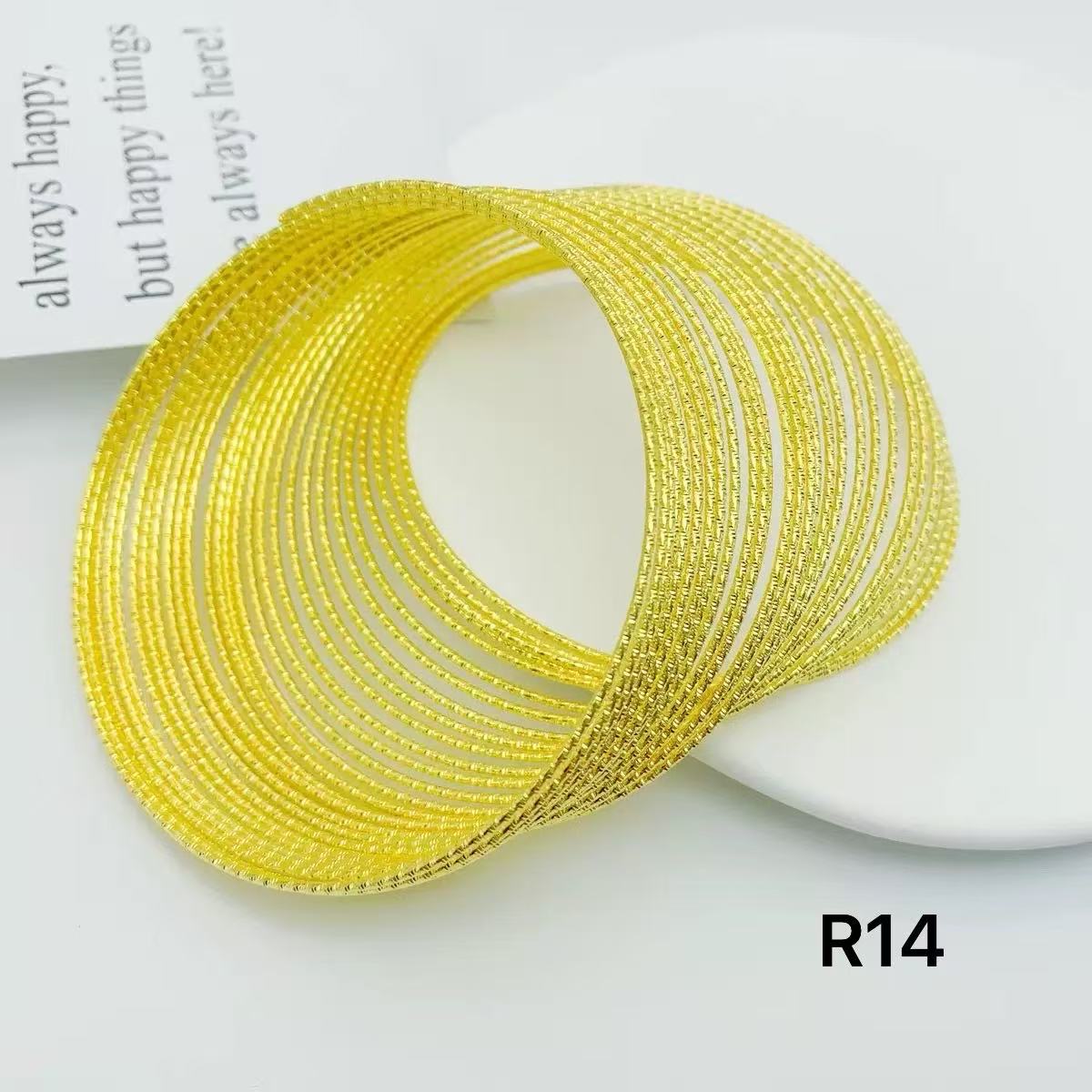 ＜R＞リース　チャーム