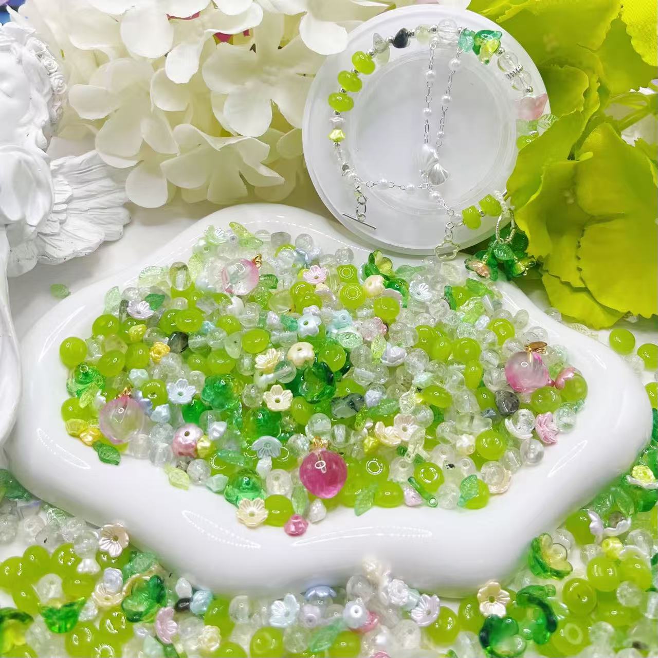 【Q209】森の精霊 ペリドットさざれ石*鈴蘭*花*葉っぱ*チビビーズ*瑠璃